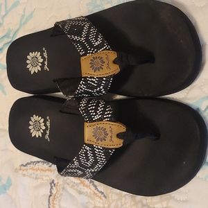 Yellow box black and white flops